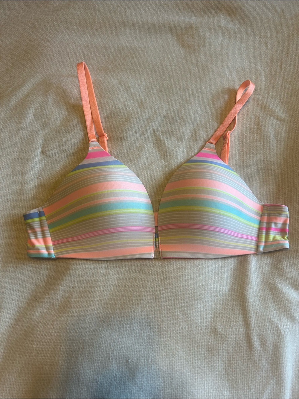 Victoria’s Secret no wire bra 34A